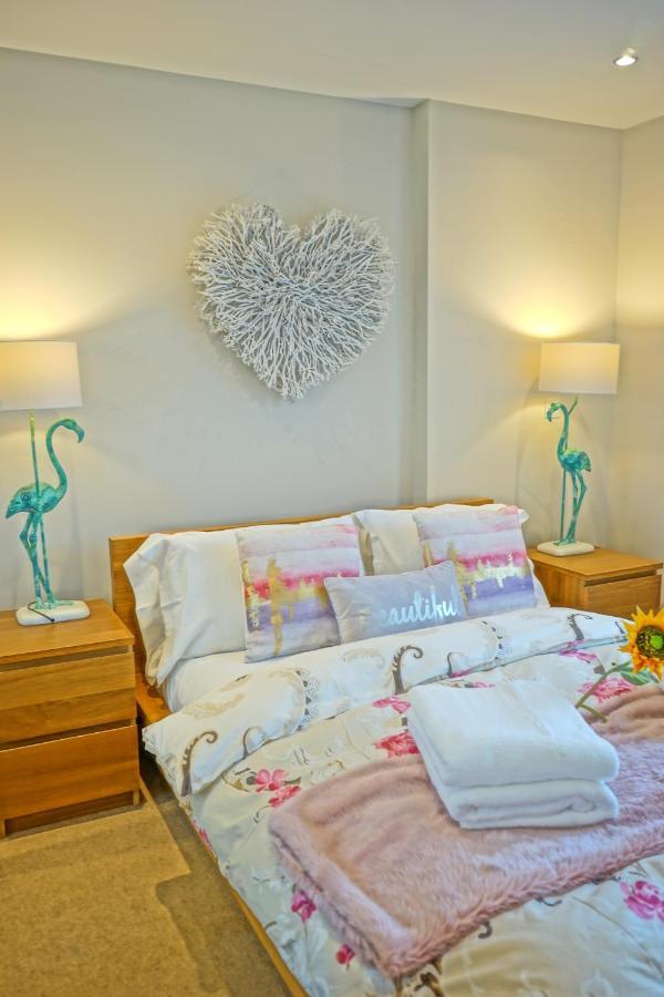 Soak Up The Light At A Soothing, Stylish Apartment In Swansea Marina Exterior foto